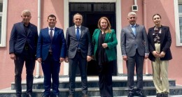 ÖĞRENCİLERE KARİYER YOLCULUĞUNDA IŞIKLI BİR REHBERLİK