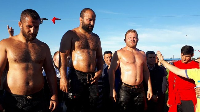 BÜYÜKMANDIRA’DA COŞKULU BULUŞMA