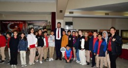 Öğrencilerle Birlikte Çanakkale 1915 Savaş Malzemeleri Müzesini Ziyaret Etti