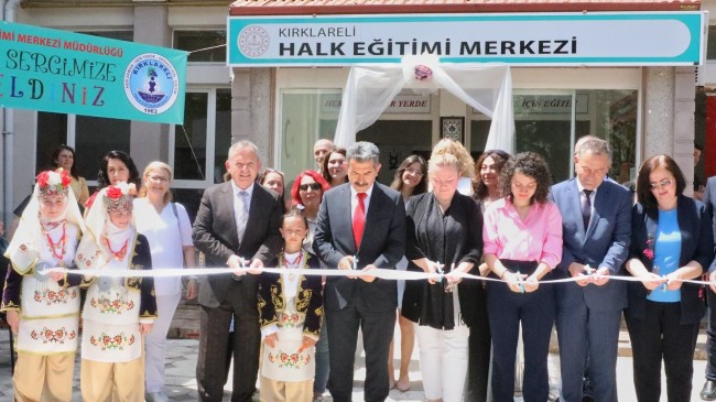 Kırklareli Valisi Birol Ekici, Hayat Boyu Öğrenme Kurumlarının Yıl Sonu Sergisi’ni Açtı