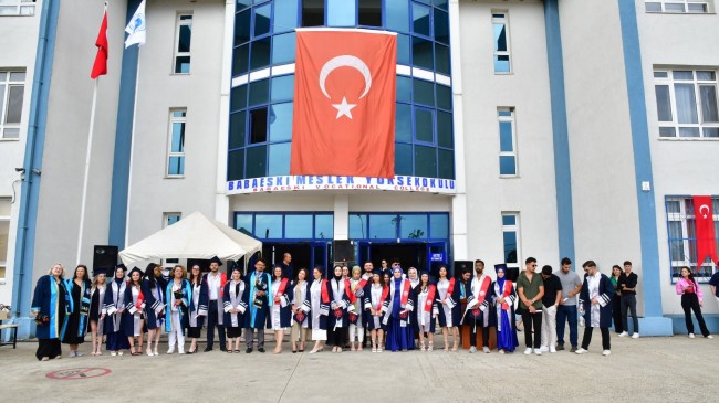 Babaeski Meslek Yüksekokulu Mezuniyet Töreni Coşkuyla Kutlandı