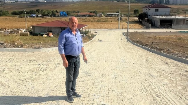 Büyükkarıştıran’da Kaldırım ve Yol Çalışmaları Hız Kesmeden Sürüyor
